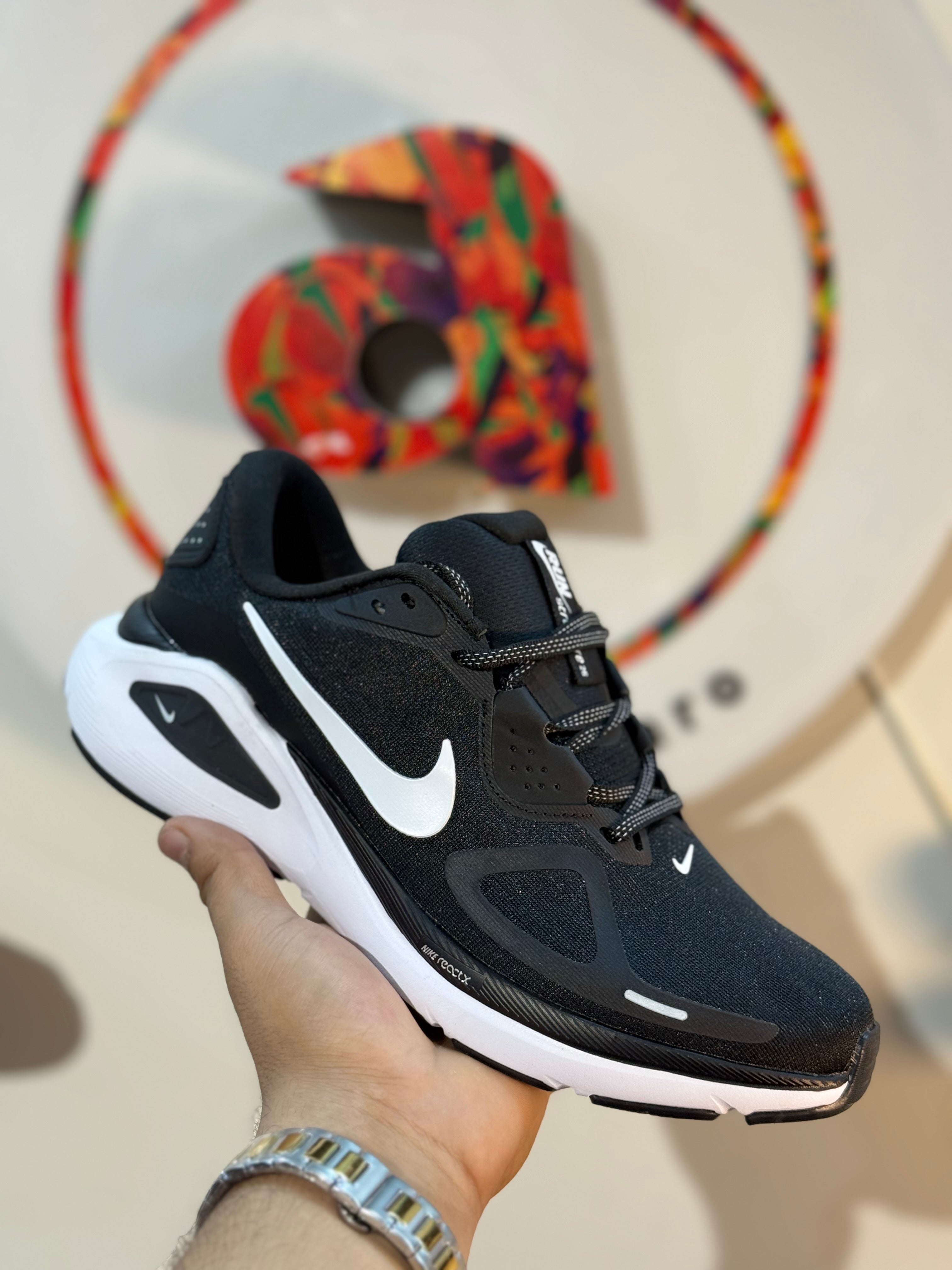Nike Structure 26 X (Black & White)