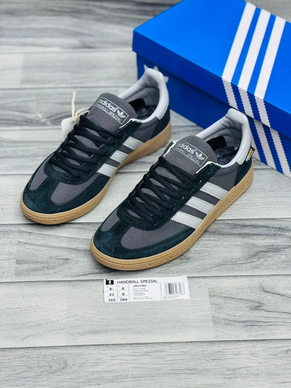 Adidas Handball