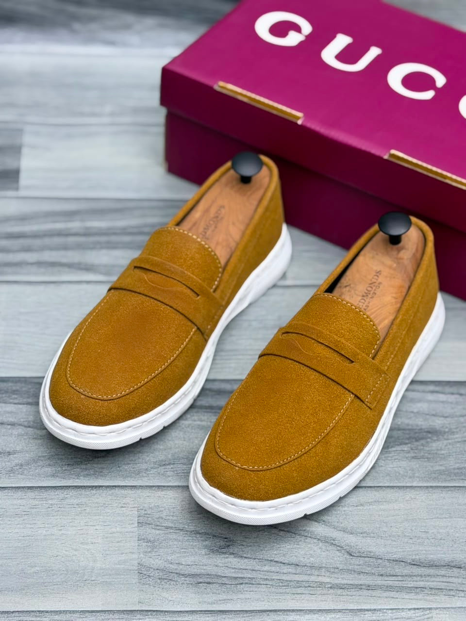 Gucci Men’s Shoes (Camel)