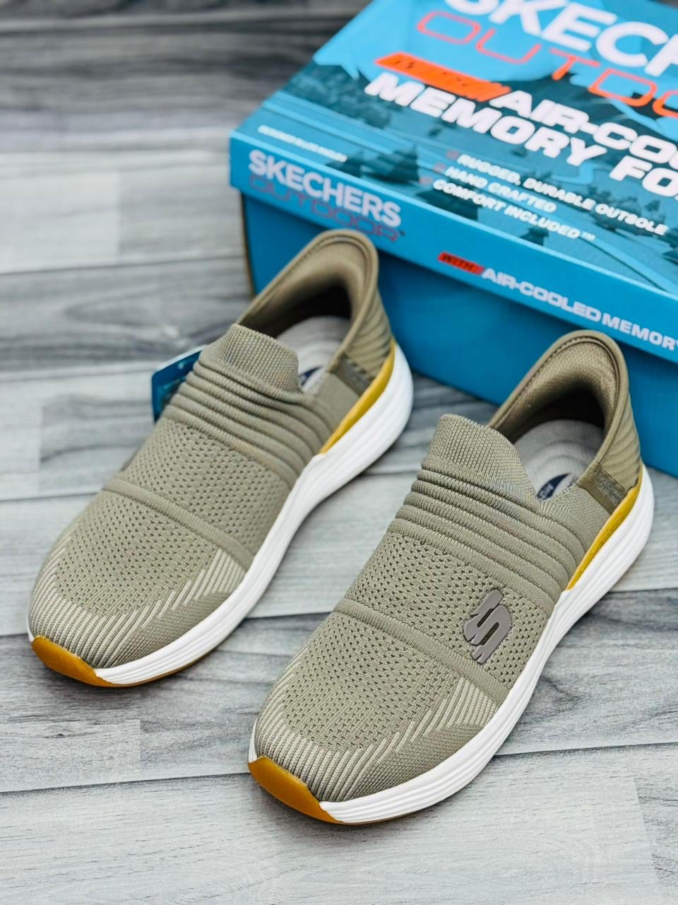 Skechers Max Cushion