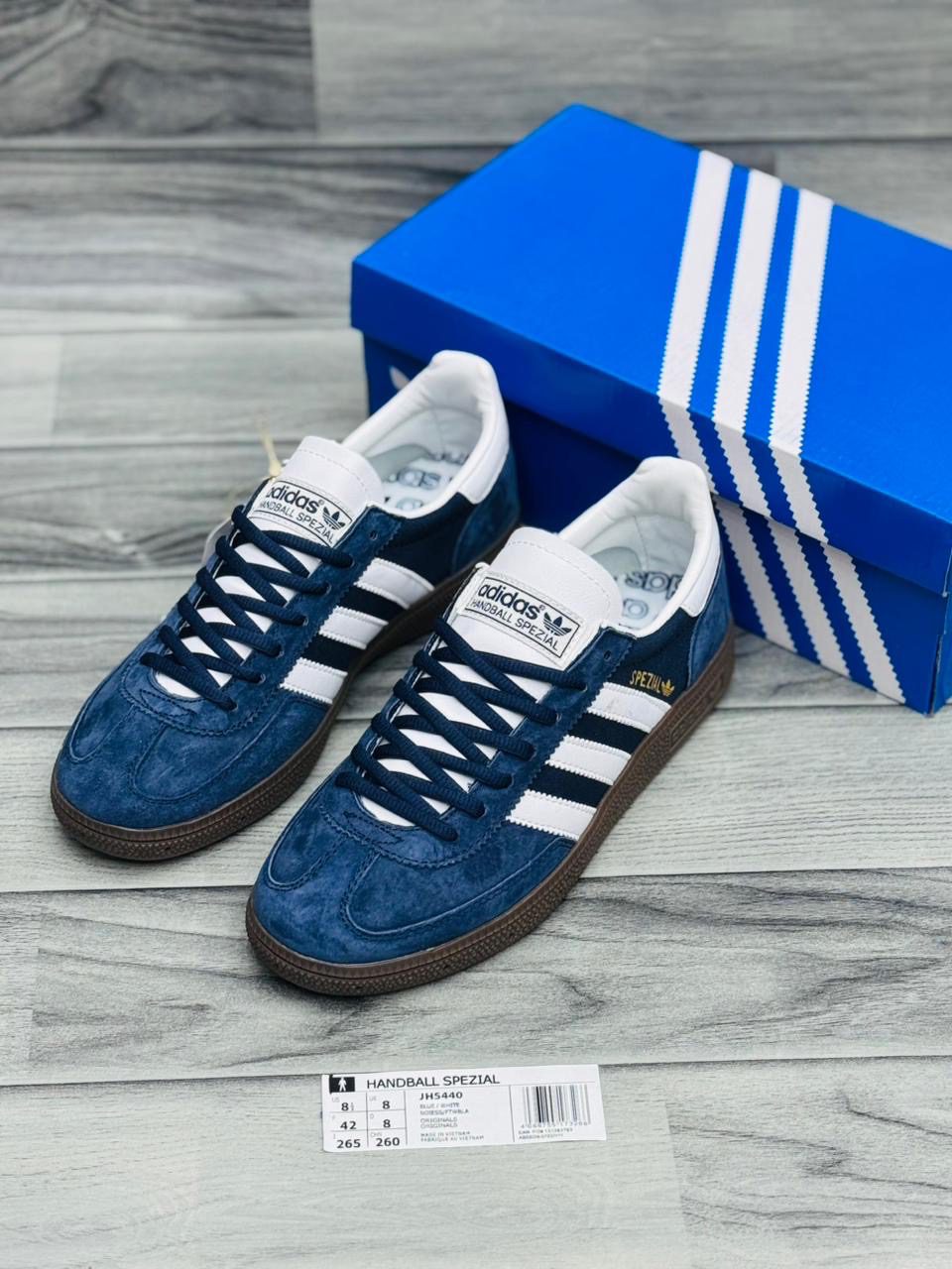Adidas Handball