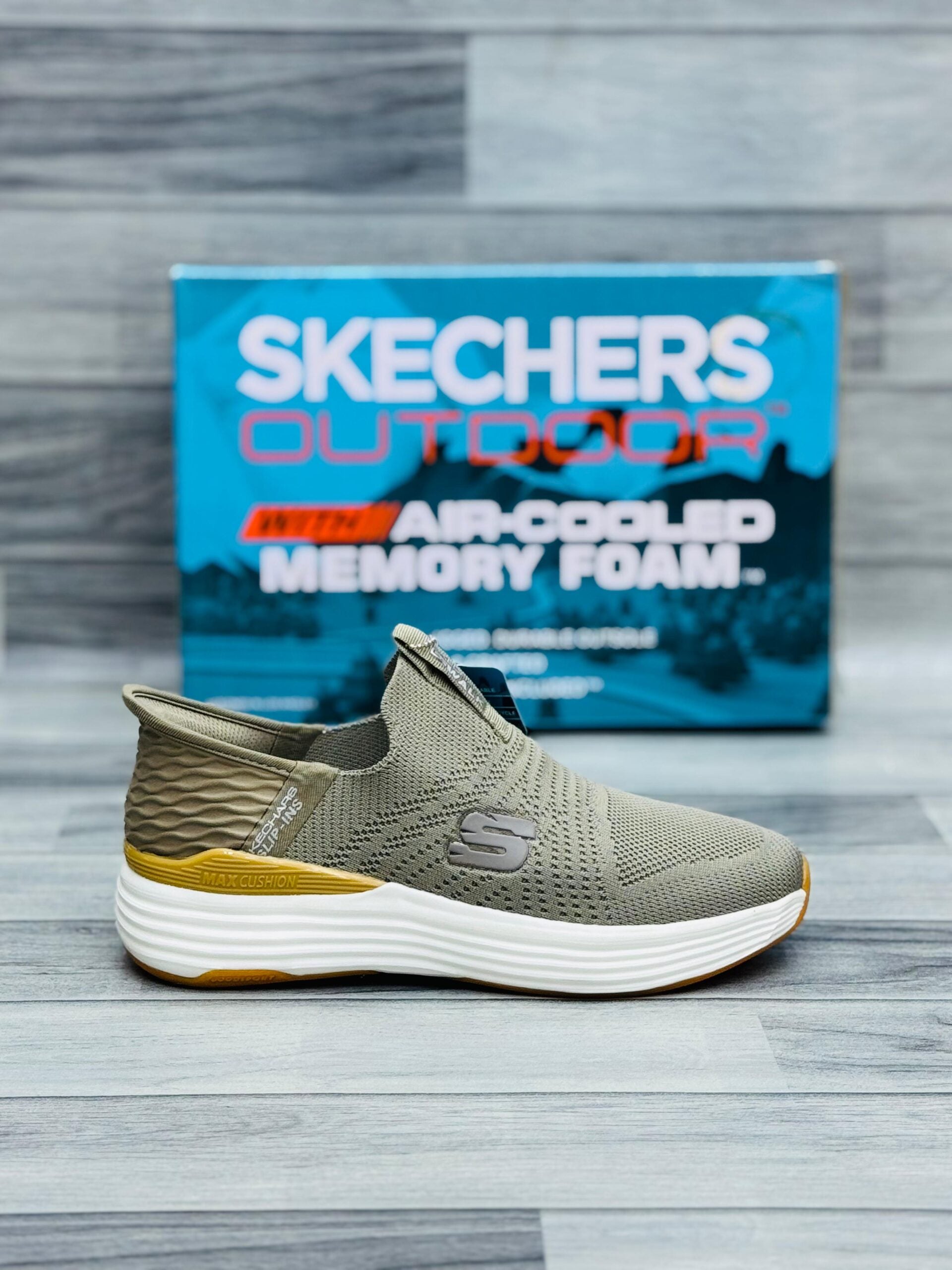 Skechers Max Cushion