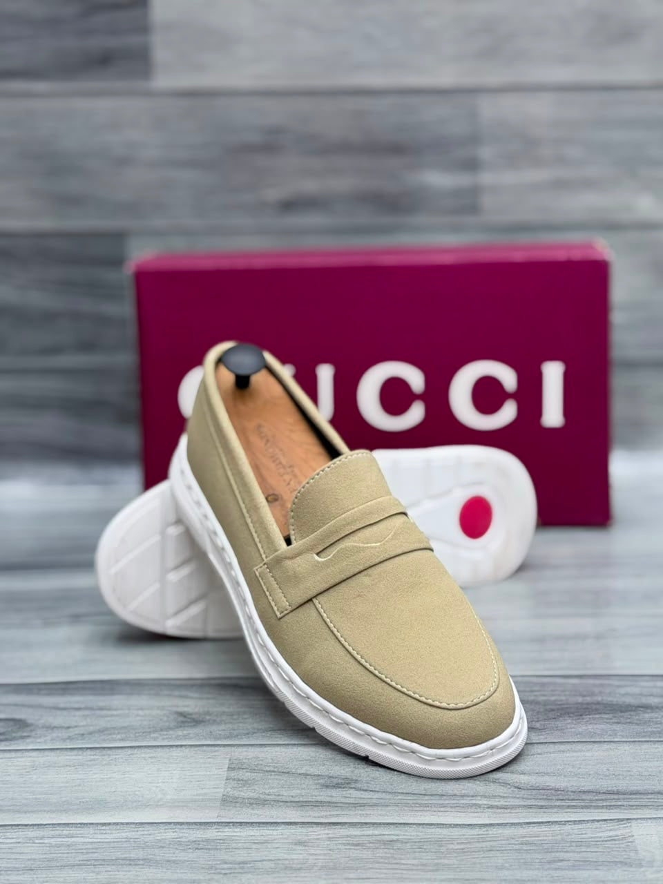 Gucci Men’s Shoes (Cream)