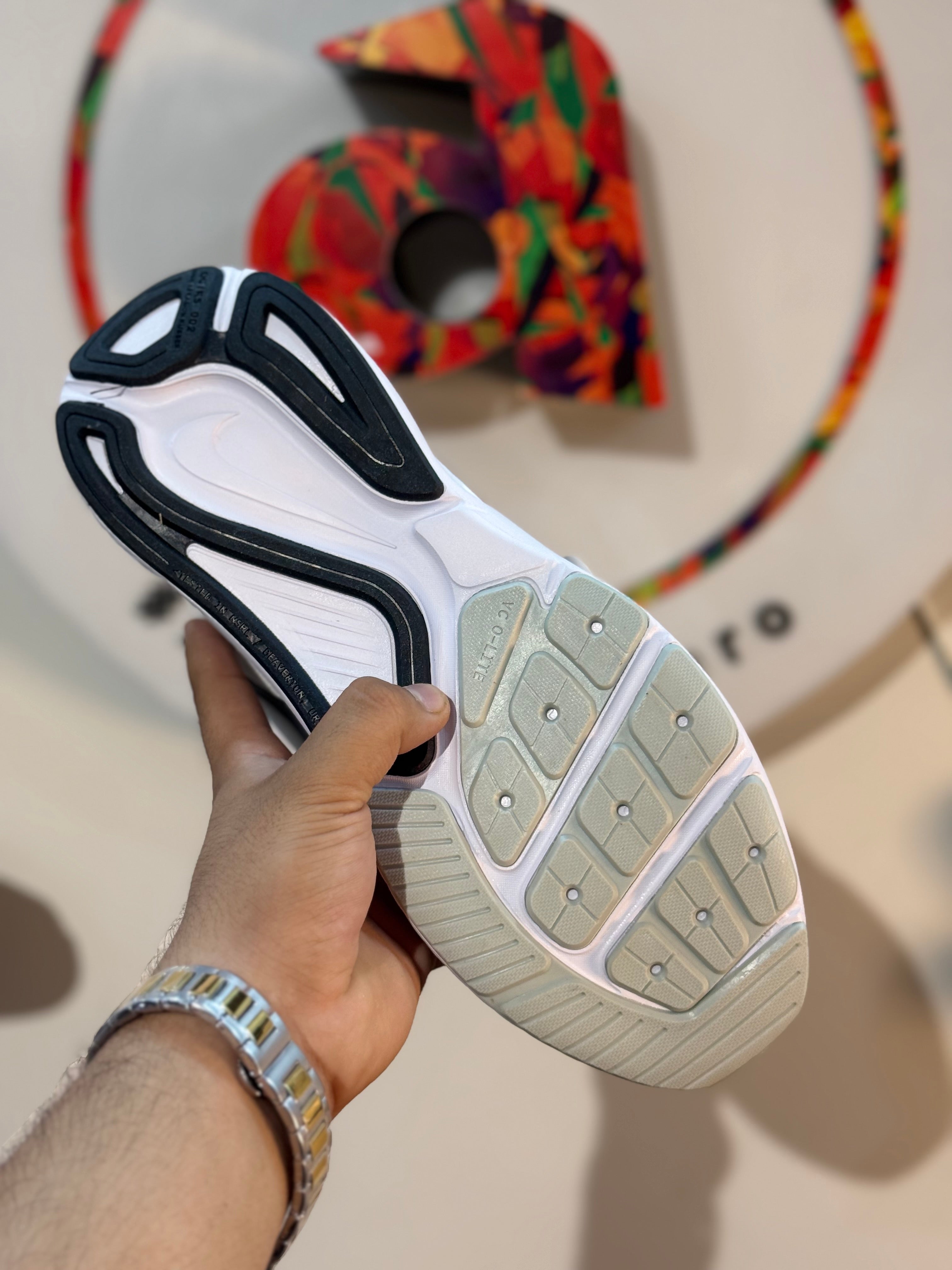 Nike Structure 26 X (White / Black / Grey)
