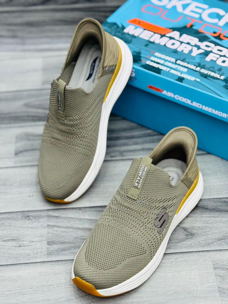 Skechers Max Cushion