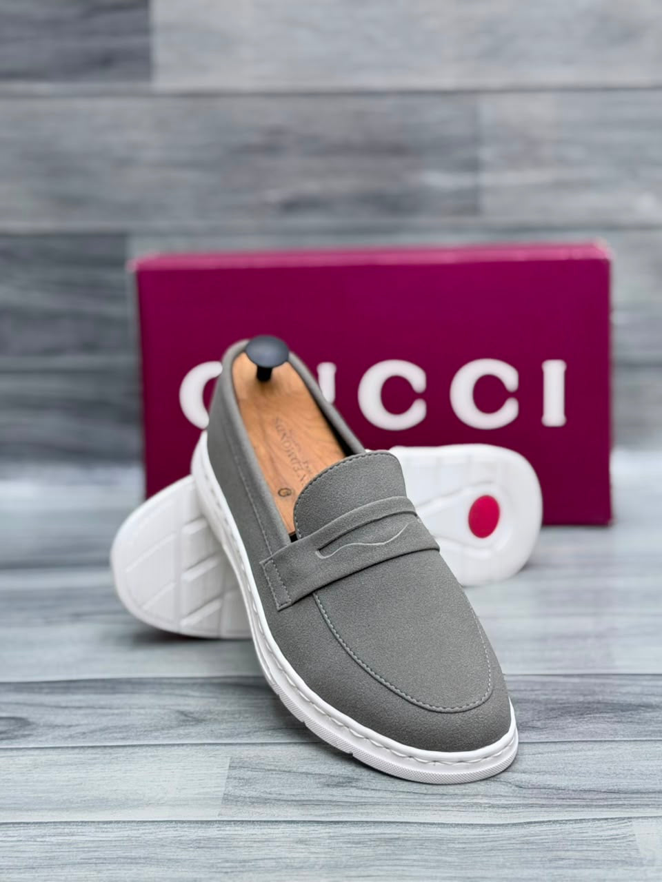 Gucci Men’s Shoes (Gray)