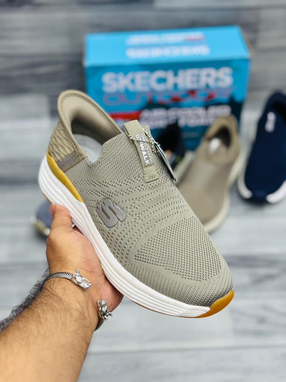 Skechers Max Cushion