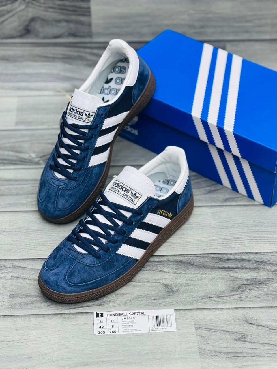 Adidas Handball