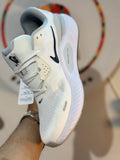 Nike Structure 26 X (White / Black / Grey)