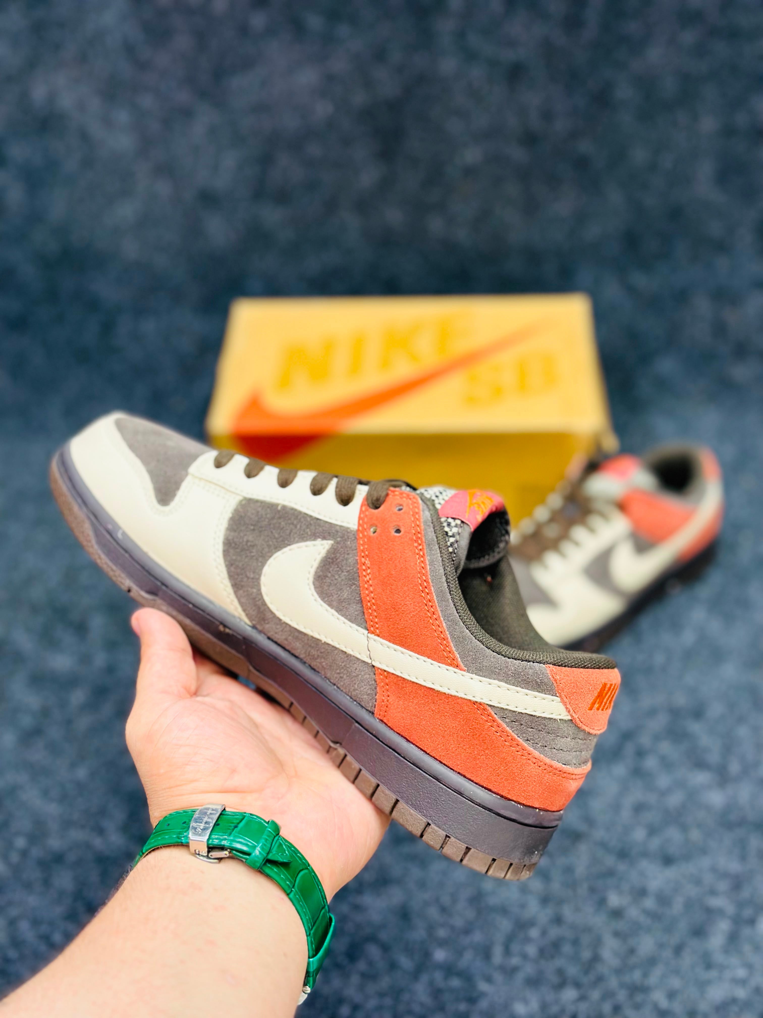 NK SB Dunk Low Red Panda