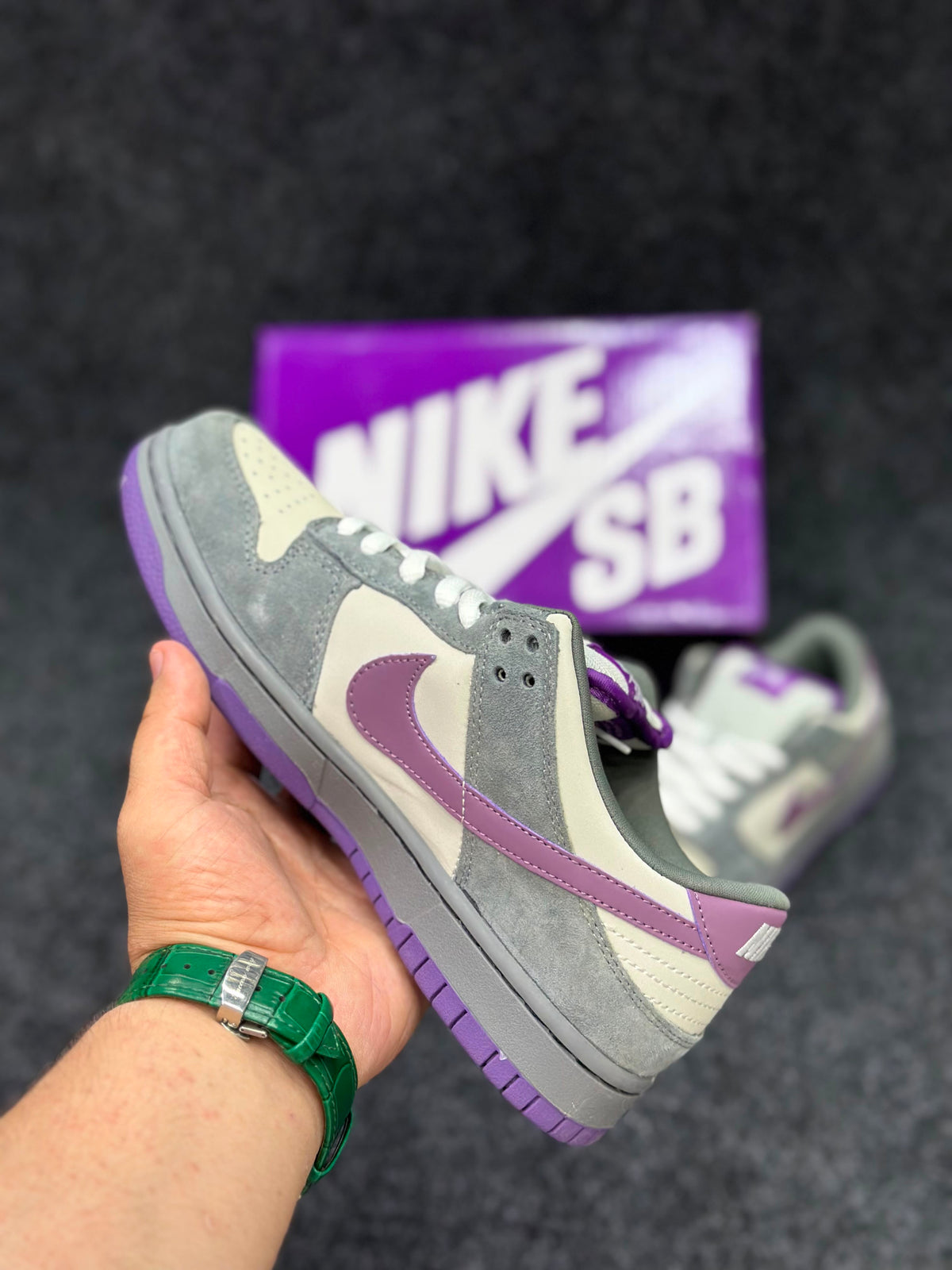 NK SB Dunk Low Pro- Light Graphite/Violet