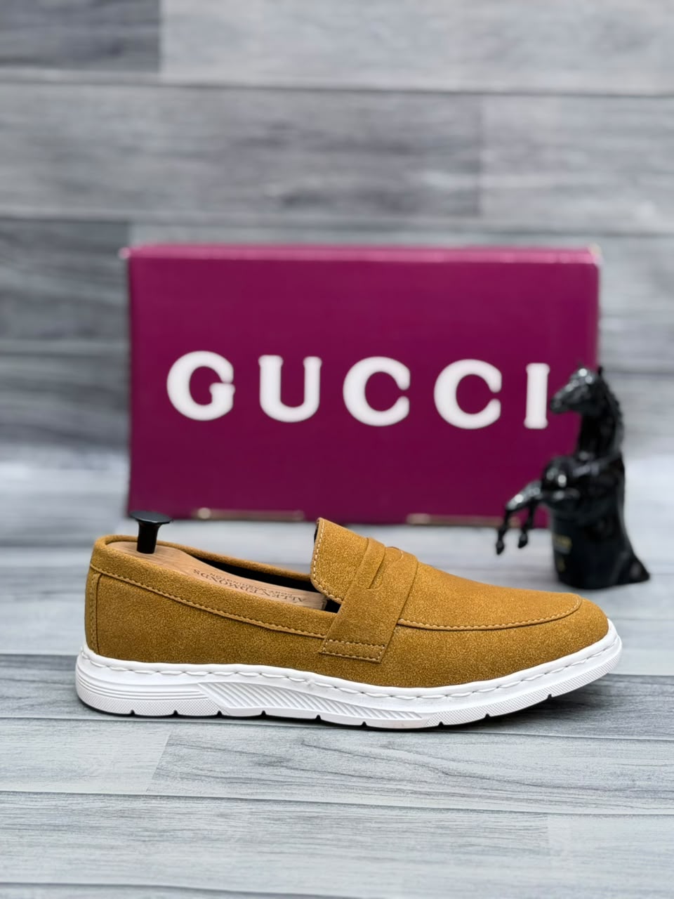 Gucci Men’s Shoes (Camel)
