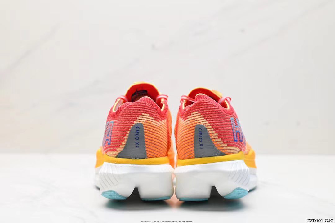 Hoka Celio