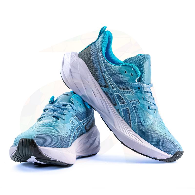 Asics Novablast