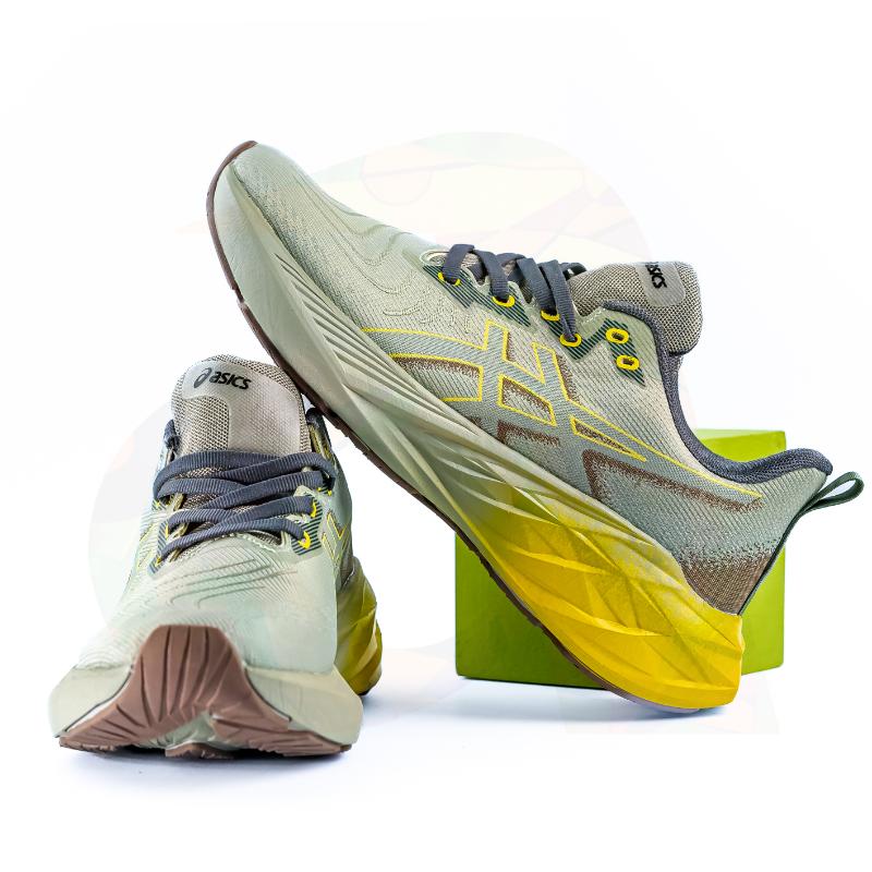 Asics Novablast
