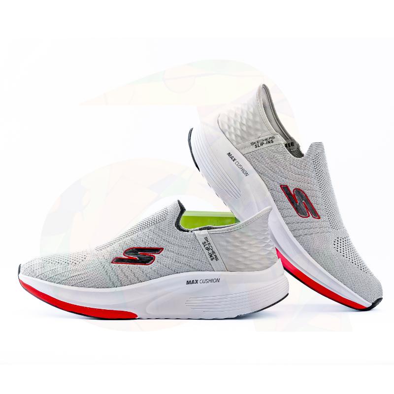 Skechers Max Cushion