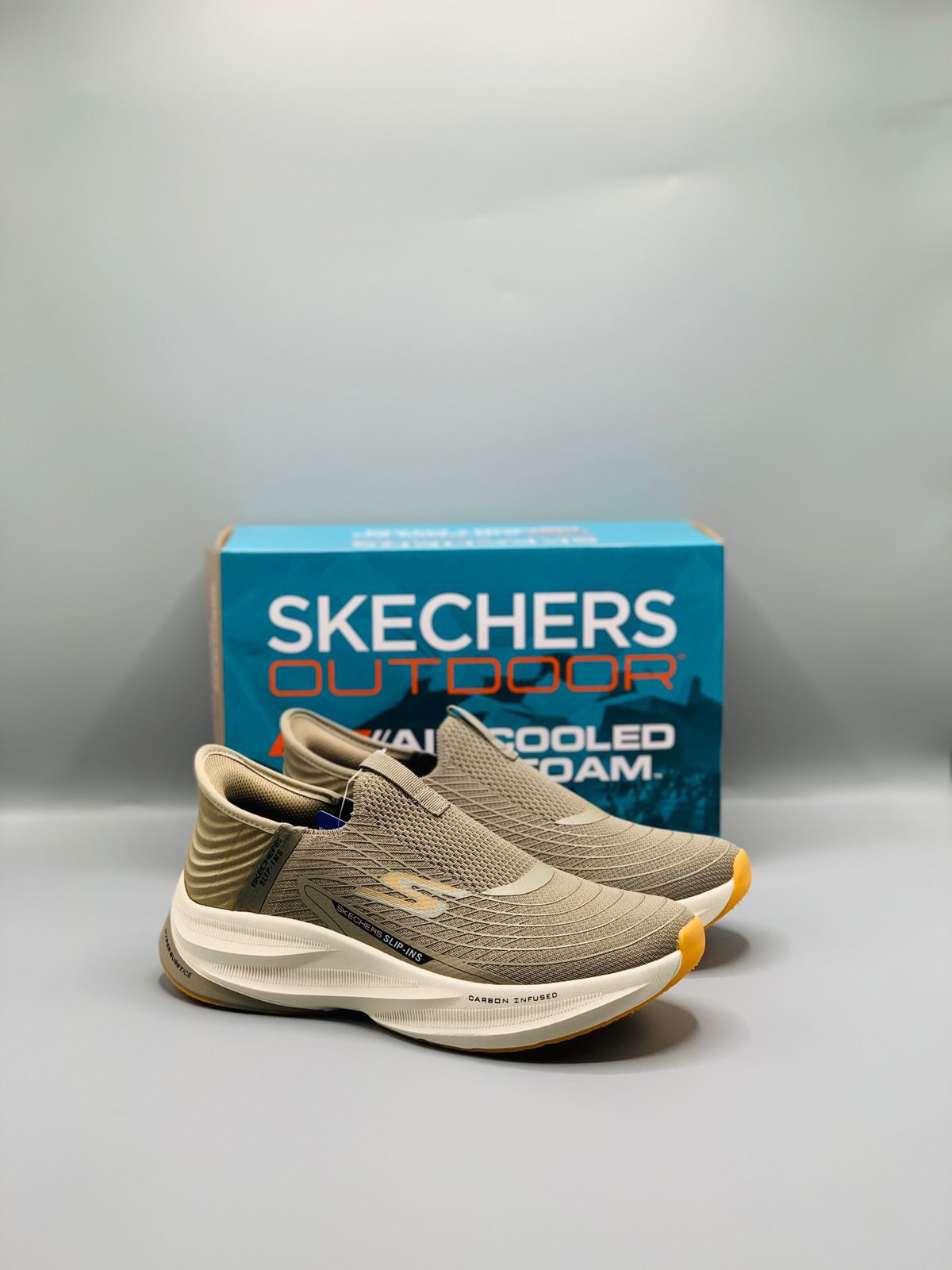 Skechers Hands Free Slip-ins (khaki)