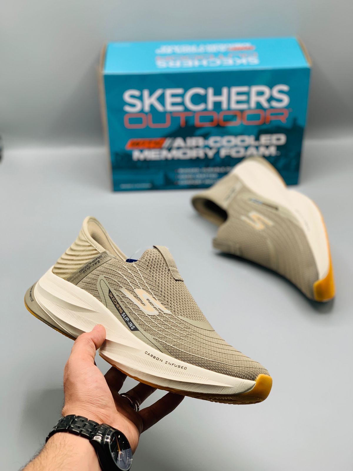 Skechers Hands Free Slip-ins (khaki)