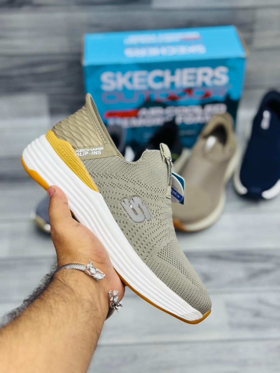 Skechers Max Cushion