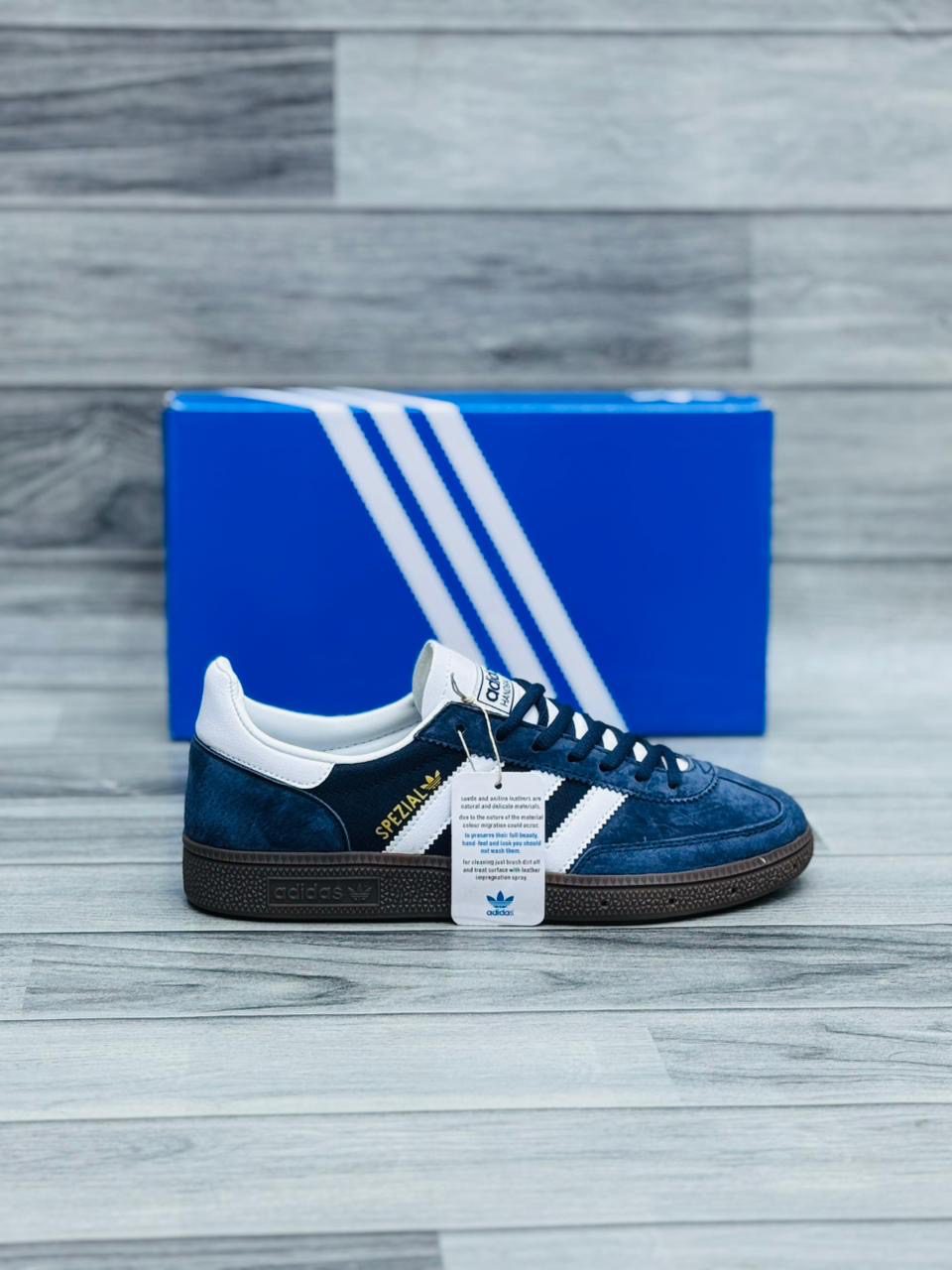 Adidas Handball